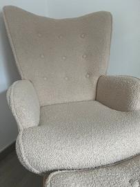 Poltrona con poggia piedi