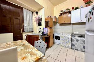 2 LOCALI A NAPOLI