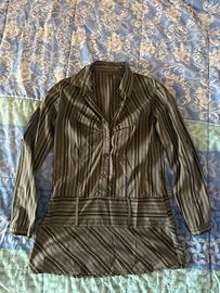 Vestito con fantasia a righe. XL ma veste L.