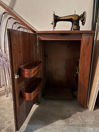 macchina da cucire singer con mobile chiuso