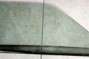 VETRO PORTIERA LATO SX LANCIA Y10 FINO AL 1995