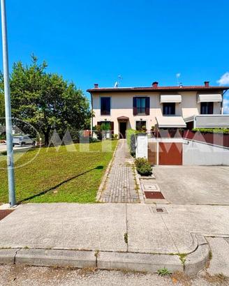 Bifamiliare a Roveredo in Piano
