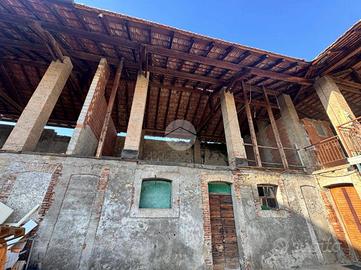 CASA DI CORTE A BRUSAPORTO