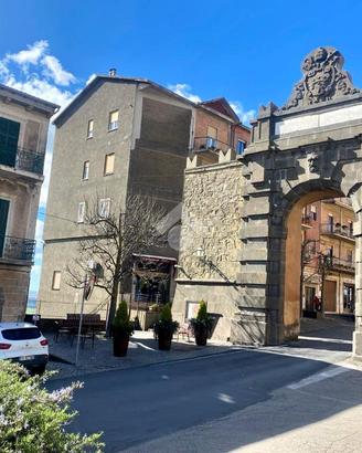 2 LOCALI A VALENTANO