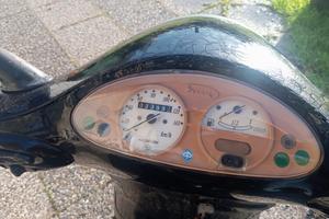 Piaggio Vespa 150 ET4 - 2012