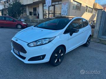 Ford Fiesta 1.4 3 porte Bz.- GPL Black & White Edi