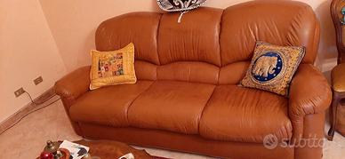 sala con divani