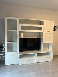 mobile per tenere la tv