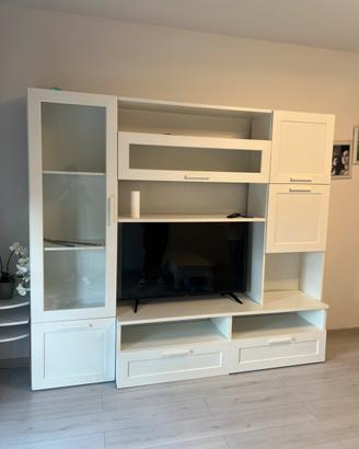 mobile per tenere la tv