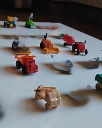 Lotto 16 Veicoli da Lavoro Kinder (1980-1990)