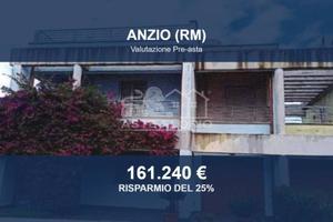 Immobile in asta di 164 m² con box auto a Anzio