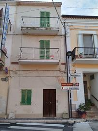 CASA INDIPENDENTE A RIPA TEATINA (CH) Trattabile