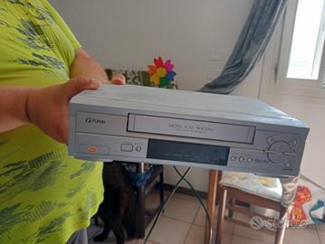 Lettore di Videocasette con telecomando