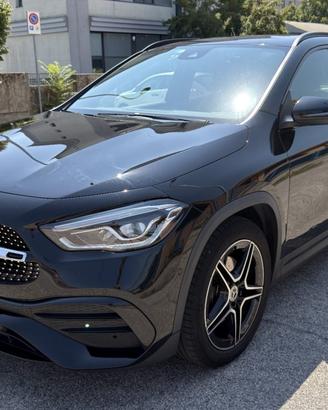 MERCEDES-BENZ GLA 200 d Automatic 4Matic Premium