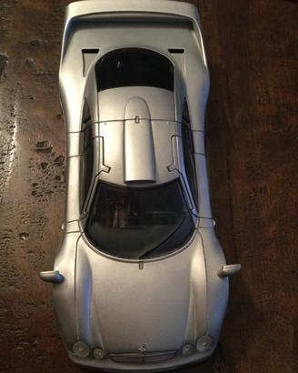 MAISTO Mercedes CLK-GTR sc. 1/18