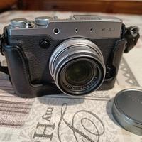 Fotocamera Fuji X30 e Flash Nissin I40 + accessori