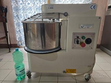 IMPASTATRICE PROFESSIONALE 