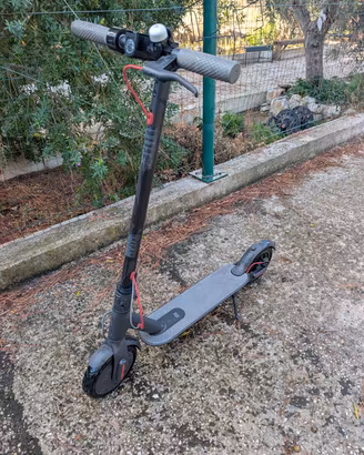 Monopattino elettrico Xiaomi per ricambi o riparaz