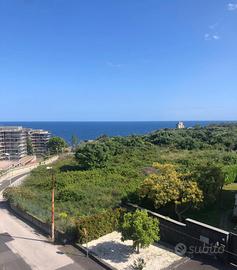 Stupendo villino sul mare della Baia di Capomulini