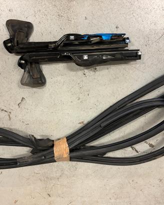 GUARNIZIONI PARABREZZA ANTERIORE MINI R57 CABRIO