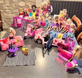 giochi: 24 barbie, casa, auto, moto e accessori