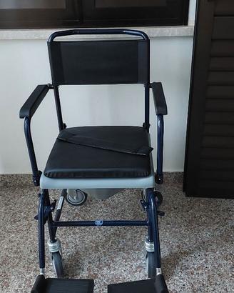 SEDIA COMODA  CON WC INCORPORATO E PER DOCCIA