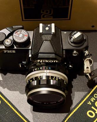 NIKON FM2 Corpo Nero con tendina in titanio