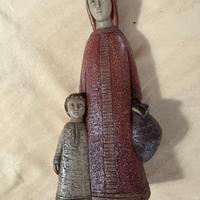 Statuetta donna con bambino