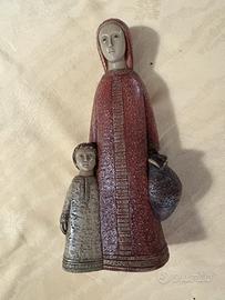 Statuetta donna con bambino