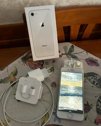 I phone 8 silver 64 gb