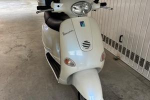 Vespa ET4 125 bianco perla
