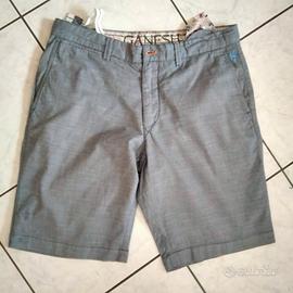 pantaloni corti 