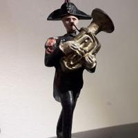 Carabiniere musicista in pasta
