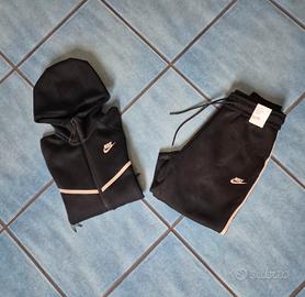 Nike tech fleece 