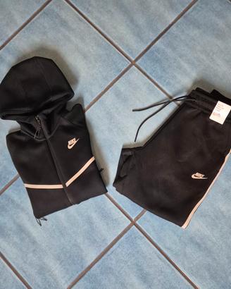 Nike tech fleece 