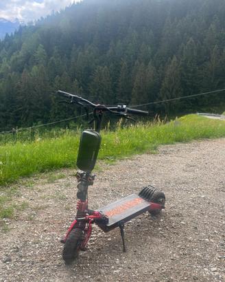 Monopattino Elettrico: X-TRON 2400W Dual Motor