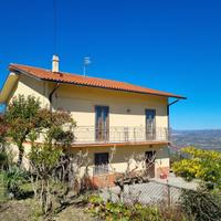 Villetta con terreno panoramico