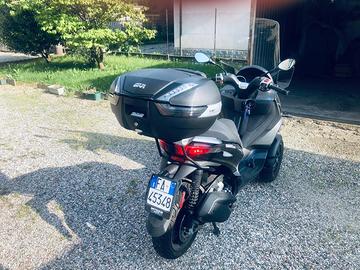 Piaggio MP3 300