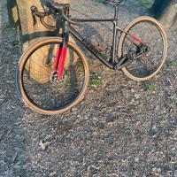 bici cube gravel nuroad c62 pro