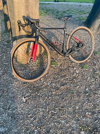 bici cube gravel nuroad c62 pro