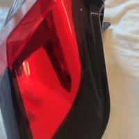 fanale posteriore destro rav4