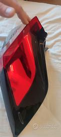 fanale posteriore destro rav4