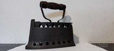 Ferro da stiro antico 