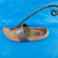 Zoccolo artigianale in legno scolpito