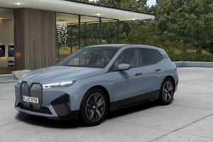 BMW iX xdrive50 pacchetto sportivo