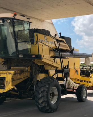 Mietitrebbia new holland al 1540 clayson