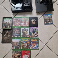 Due console, xbox one e ps4 con controller e gioch