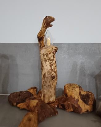 lampada in legno di ulivo 