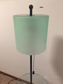 Lampada da terra iTre vetri di Murano con tavolino