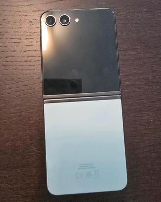 Samsung Galaxy Z Flip 5 – Pari al nuovo + Kit Cov
